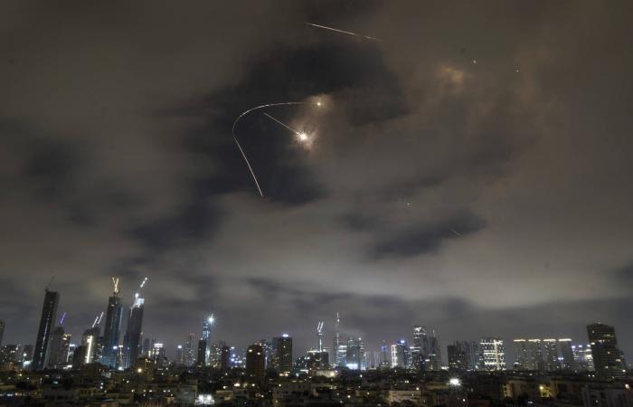 رئيس
      إيران
      يؤكد
      رفض
      أي
      «شروط
      مهينة»
      للتفاوض
      مع
      واشنطن