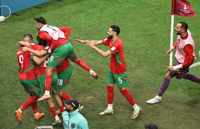 فيفا
      يمنح
      «ثالث
      العرب»
      مناصفة
      بين
      السعودية
      والإمارات