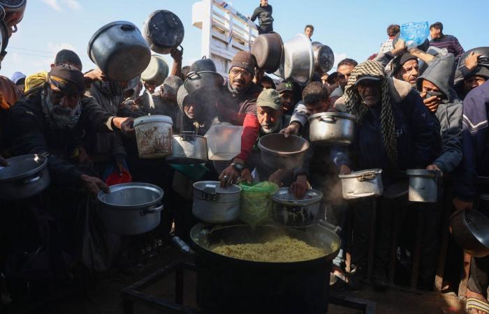 اجتماع
      باريس:
      تفهم
      لوضع
      لبنان
      وتحديد
      موعد
      لمؤتمر
      دعم
      الجيش