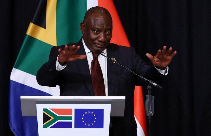 إدارة
      ترمب
      تندد
      باحتجاز
      مسؤولين
      أميركيين
      اثنين
      في
      جنوب
      أفريقيا