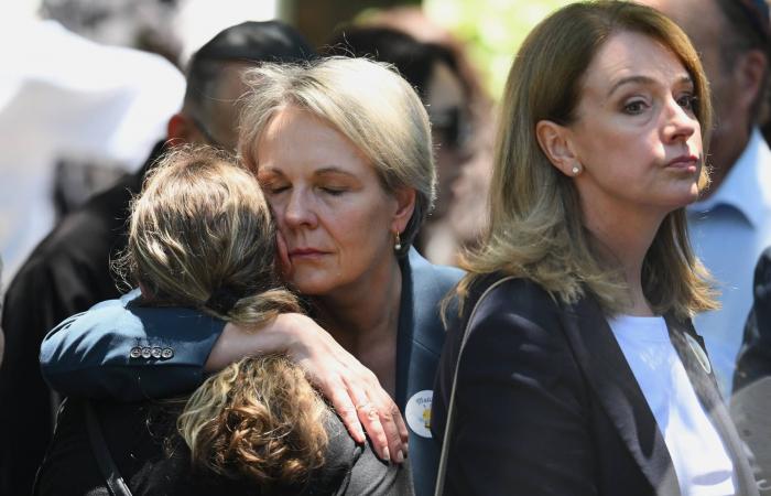 متخصص
      في
      شؤون
      الإرهاب:
      إطلاق
      النار
      في
      شاطئ
      بونداي
      يظهر
      أن
      تهديد
      «داعش»
      موجود
      في
      أستراليا
      وفي
      العالم