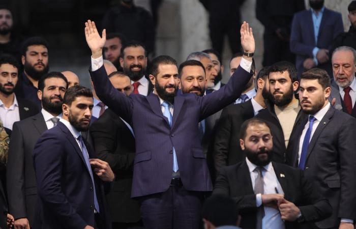 "من فوق جبل قاسيون".. من هم القادة الذين شكرهم أحمد الشرع بعد رفع العقوبات عن سوريا؟