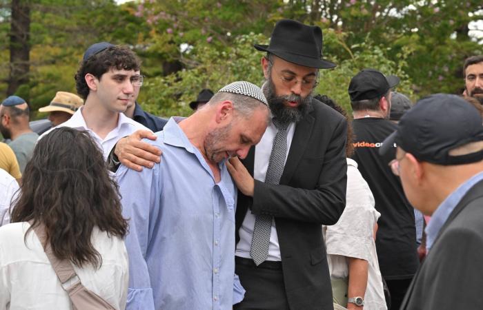 رئيس
      وزراء
      أستراليا
      يعلن
      مخططاً
      لإعادة
      شراء
      الأسلحة
      بعد
      هجوم
      بونداي