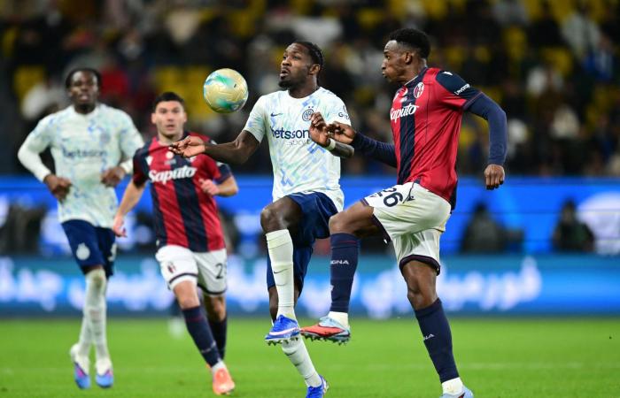 السوبر
      الإيطالي:
      بولونيا
      يصعق
      إنتر
      وجماهيره
      في
      الرياض
      ويبلغ
      النهائي