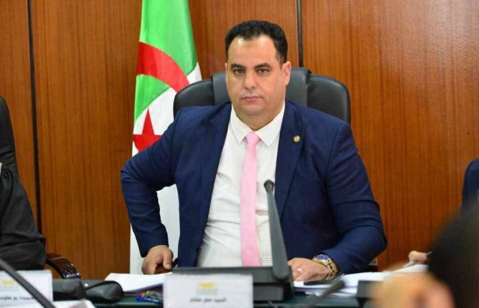 البرلمان
      الجزائري
      يرفع
      وتيرة
      التشريع
      ضد
      فرنسا
      والمعارضين