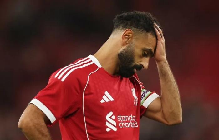 بعد عاصفة التصريحات.. كواليس اعتذار صلاح لزملائه في ليفربول