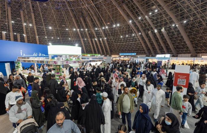 650
      ألف
      زائر
      يرسخ
      مكانة
      معرض
      جدة
      للكتاب
      كمنصة
      ثقافية
      إقليمية