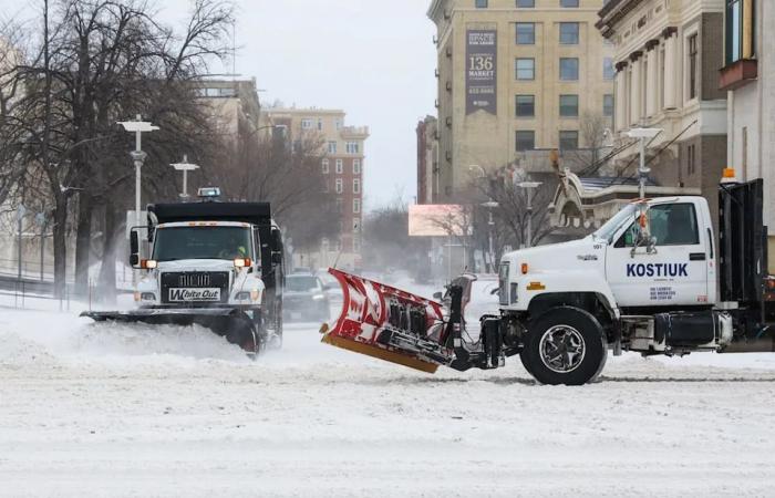 Calls
      for
      roadside
      assistance
      spike
      following
      extreme
      winter
      weather
      in
      Winnipeg