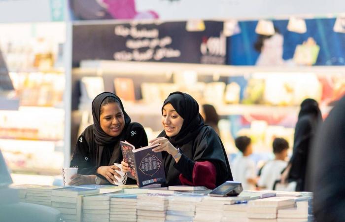 650
      ألف
      زائر
      يرسخ
      مكانة
      معرض
      جدة
      للكتاب
      كمنصة
      ثقافية
      إقليمية