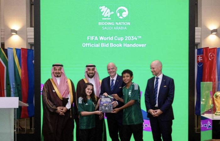 «أمم
      أفريقيا»:
      حفل
      افتتاح
      «ملوّن»
      بحضور
      ولي
      عهد
      المغرب