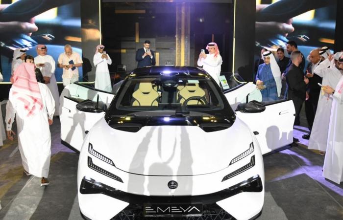 لوتس تفتتح صالة عرضها الجديدة في لوسيل وتُدشن Emeya Hyper-GT في فندق ويستن