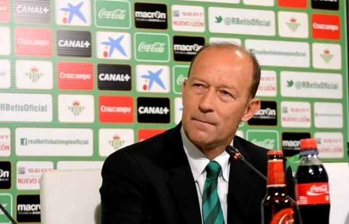 رينارد
      قبل
      المونديال...
      البقاء
      مع
      «الأخضر»
      أم
      رحيل
      على
      طريقة
      كالديرون؟