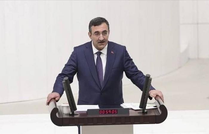 برلمان
      تركيا
      يقرّ
      مشروع
      موازنة
      2026
      مع
      توقعات
      بتراجع
      كبير
      للتضخم