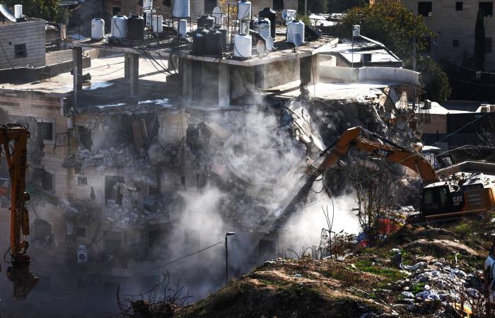 عون
      يرحب
      بمشاركة
      إيطاليا
      ودول
      أوروبية
      أخرى
      في
      أي
      قوة
      بديلة
      لـ«اليونيفيل»