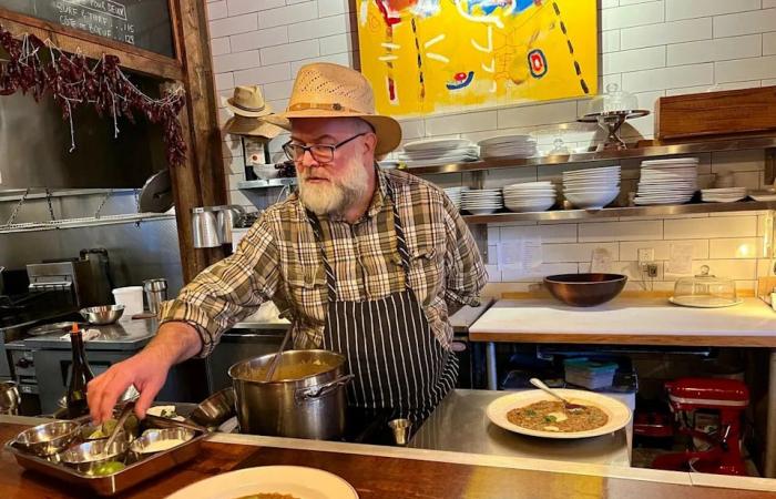 4
      Montreal
      chefs
      on
      kindness,
      memory
      and
      the
      meaning
      of
      sharing
      food