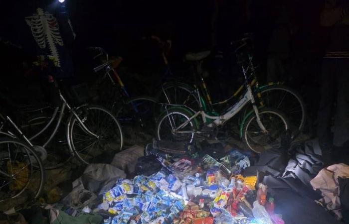 مسلّحون
      يخطفون
      28
      شخصا
      أثناء
      توجههم
      إلى
      مهرجان
      إسلامي
      في
      نيجيريا