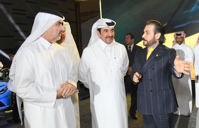 لوتس تفتتح صالة عرضها الجديدة في لوسيل وتُدشن Emeya Hyper-GT في فندق ويستن