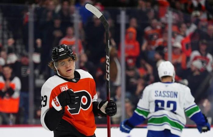 Canucks
      Player
      Grades:
      Flyers
      play
      to
      pursuit
      identity,
      Demko
      plays
      valiantly
      in
      5-2
      loss