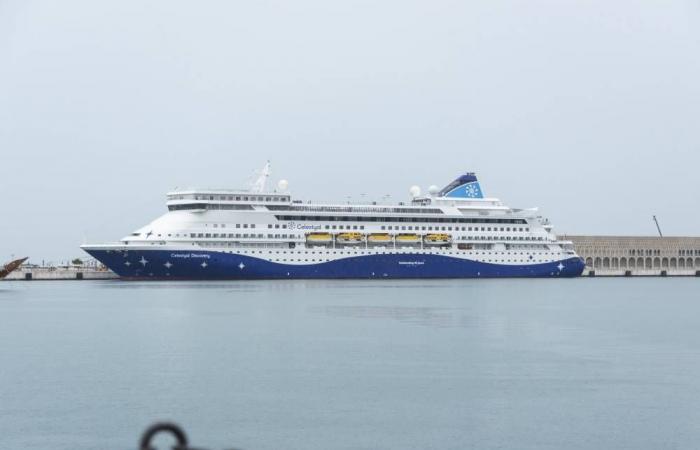 ميناء الدوحة يستقبل باخرتين سياحتين