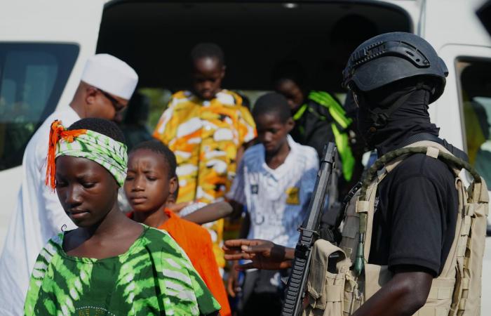 مجلس
      الأمن
      يمدد
      تفويض
      بعثة
      الاتحاد
      الأفريقي
      في
      الصومال
      حتى
      2026