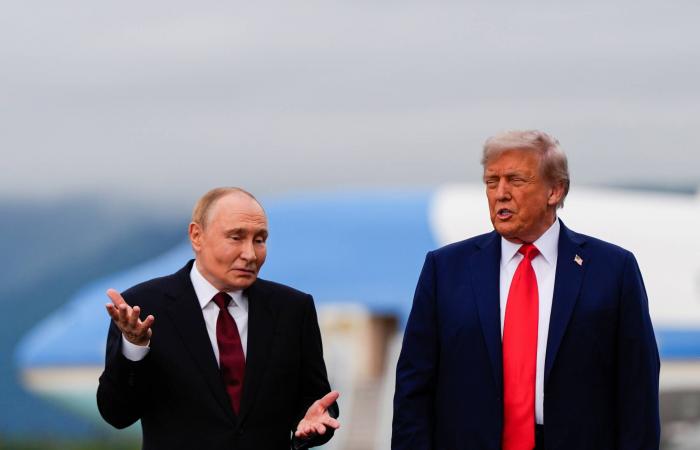 نائب
      الرئيس
      الأميركي
      يشارك
      في
      تدريبات
      للقوات
      الخاصة
      البحرية
      (صور)