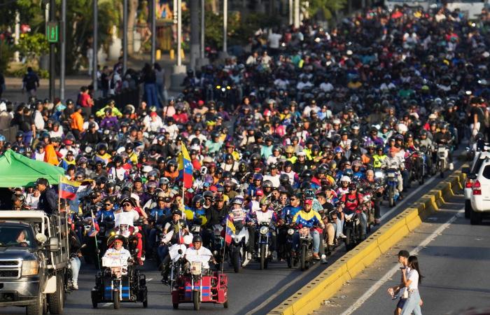 عواصف
      قوية
      تضرب
      كاليفورنيا
      ولوس
      أنجليس
      تهدد
      السفر
      خلال
      عطلة
      عيد
      الميلاد