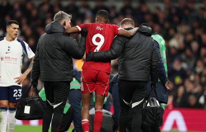 «كأس
      أمم
      أفريقيا»:
      الجزائر
      تختبر
      ضغوط
      البداية...
      وكوت
      ديفوار
      تدافع
      عن
      اللقب