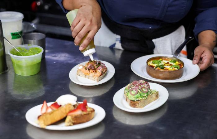 عودة
      «أنا
      وغيفارا»...
      الثورة
      والإنسانية
      على
      خشبة
      «جورج
      الخامس»