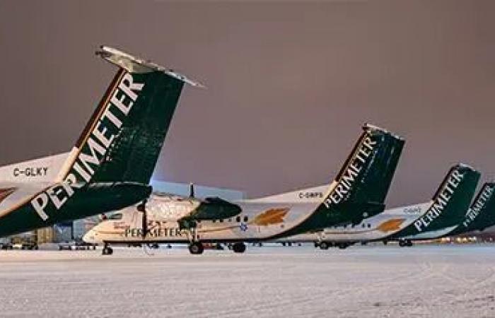 Fire
      on
      plane's
      wheel
      grounds
      Perimeter
      Aviation
      flight
      in
      Winnipeg