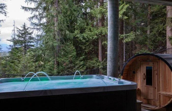 Property
      Watch:
      Ultimate
      concrete
      retreat
      on
      the
      market
      in
      Whistler