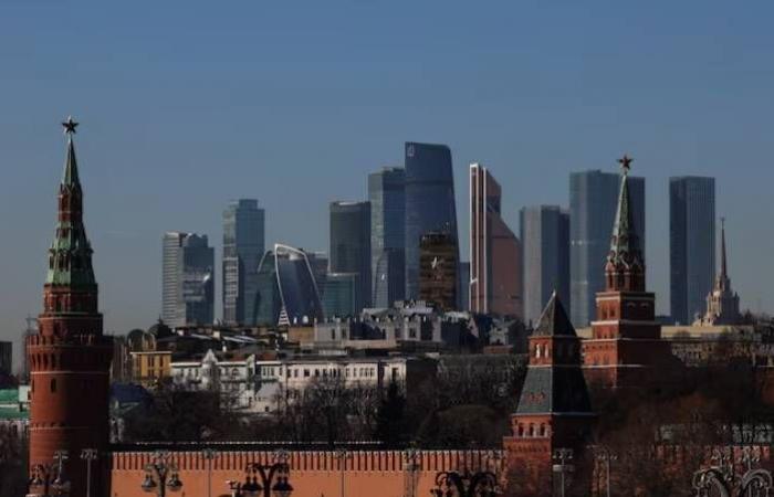 سوريا
      تعتقل
      خلية
      تابعة
      لمسؤول
      في
      النظام
      السابق
      خططت
      لاستهداف
      احتفالات
      رأس
      السنة