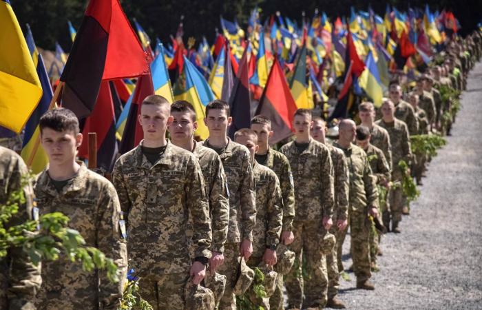 قضاء
      العراق
      «يجرم»
      المتورطين
      في
      الحرب
      الروسية
      -
      الأوكرانية