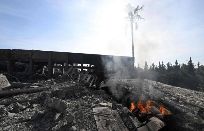 سوريا
      تعتقل
      خلية
      تابعة
      لمسؤول
      في
      النظام
      السابق
      خططت
      لاستهداف
      احتفالات
      رأس
      السنة