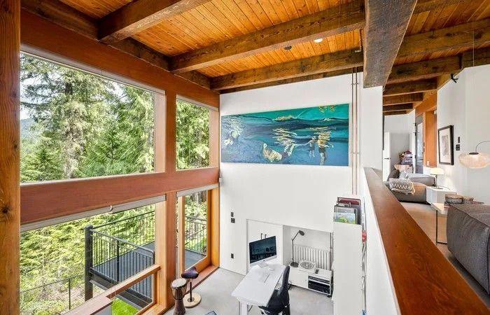 Property
      Watch:
      Ultimate
      concrete
      retreat
      on
      the
      market
      in
      Whistler