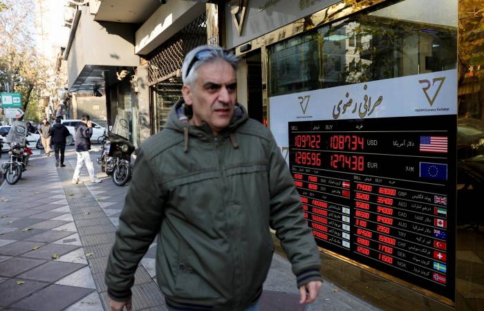 غارات
      إسرائيلية
      على
      النبطية
      بجنوب
      لبنان