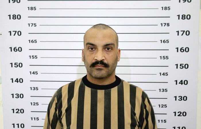 جنرالات
      هاربون
      يخططون
      لتمرد
      في
      سوريا
      من
      المنافي