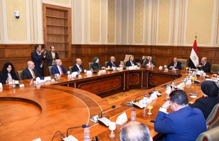 تلويح
      مصري
      بـ«إجراء
      قانوني
      دولي»
      في
      مواجهة
      أضرار
      محتملة
      لـ«سد
      النهضة»