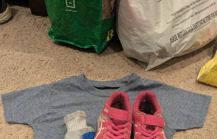 This
      Waterloo
      woman
      wants
      your
      extra
      clothes
      to
      help
      Hurricane
      Melissa
      survivors
      in
      Jamaica