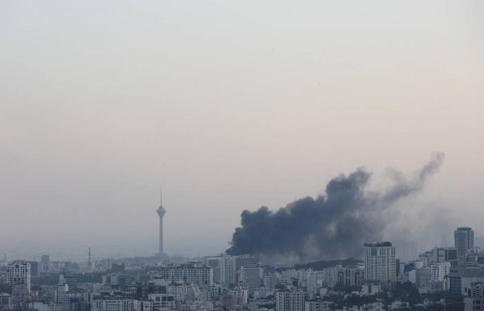 «مطرقة
      الليل»
      في
      2025...
      ترمب
      ينهي
      «أنصاف
      الحلول»
      في
      إيران