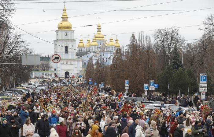 الشرطة
      السويدية
      تحقق
      في
      حادث
      أوقع
      إصابات
      ببودين
      شمال
      البلاد