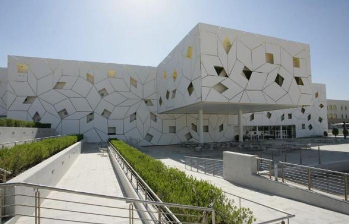 برنامج الجسر الأكاديمي يستضيف قيادات وطنية وأكاديمية ضمن سلسلة من المحاضرات الملهمة