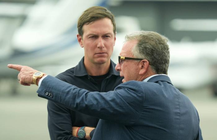 ترمب:
      أتوقع
      لقاءً
      «جيداً»
      مع
      زيلينسكي
      وقد
      أتحدث
      مع
      بوتين
      قريباً