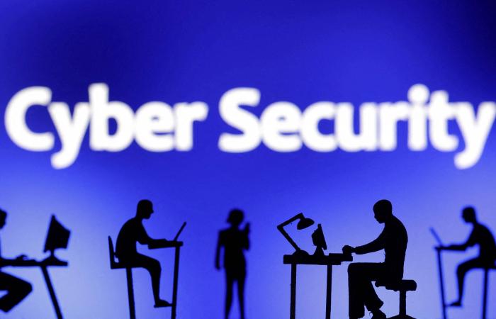 هدوء
      ما
      بعد
      العطلة..
      العقود
      الآجلة
      الأميركية
      تترقّب
      2026
      بسيولة
      محدودة