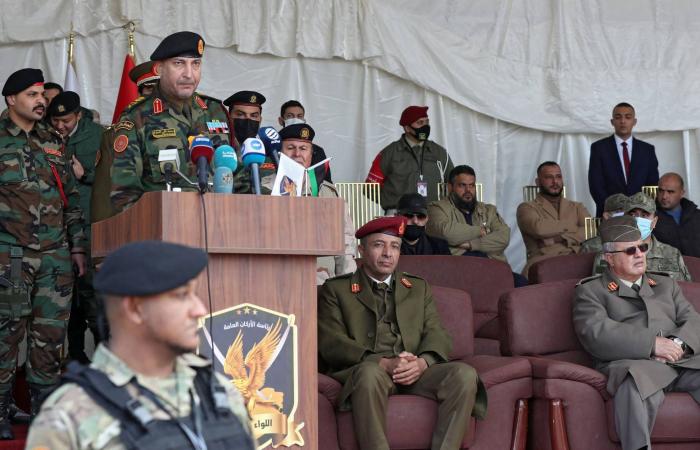 ما
      هي
      تداعيات
      وفاة
      رئيس
      الأركان
      الليبي
      وتأثيرها
      على
      المؤسسة
      العسكرية؟