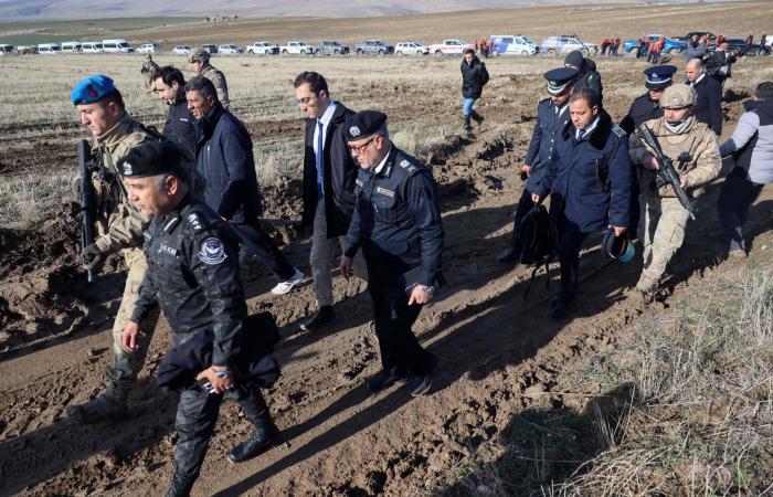 ما
      هي
      تداعيات
      وفاة
      رئيس
      الأركان
      الليبي
      وتأثيرها
      على
      المؤسسة
      العسكرية؟