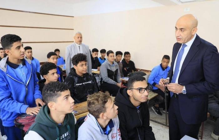 بين
      «الرواية
      الرسمية»
      وواقع
      «السناتر»...
      هل
      انكسرت
      شوكة
      «الدروس
      الخصوصية»
      بمصر؟