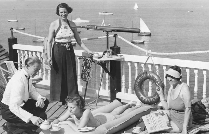 وقت الشاي.. ما القصة وراء هذا الطقس البريطاني الأصيل؟