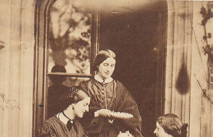 وقت الشاي.. ما القصة وراء هذا الطقس البريطاني الأصيل؟