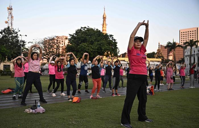 كيم
      جونغ
      أون
      مهنئاً
      بوتين
      برأس
      السنة:
      تشاركنا
      الدماء
      في
      أوكرانيا