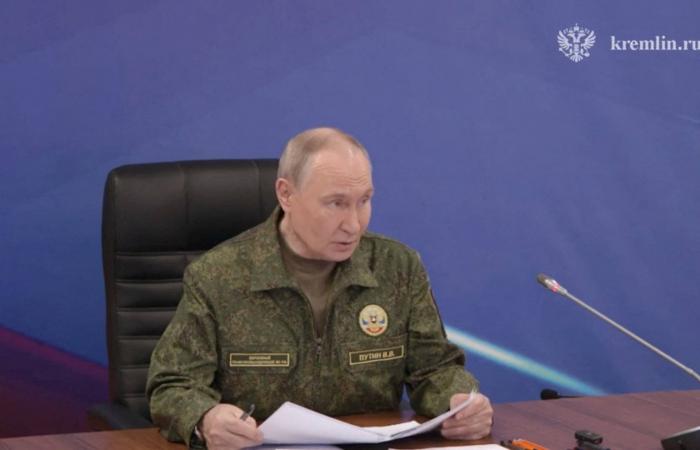 ترمب
      يتوقّع
      لقاء
      «جيداً»
      مع
      زيلينسكي
      ويكشف
      عن
      «محادثة
      قريبة»
      مع
      بوتين